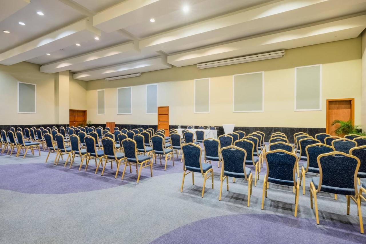 Iberostar Waves Rose Hall Beach Teluk Montego Bagian luar foto